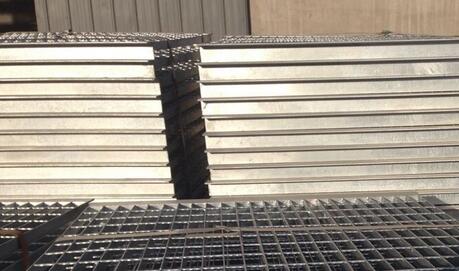 鋼格板角鋼.jpg 鋼格板角鋼.jpg