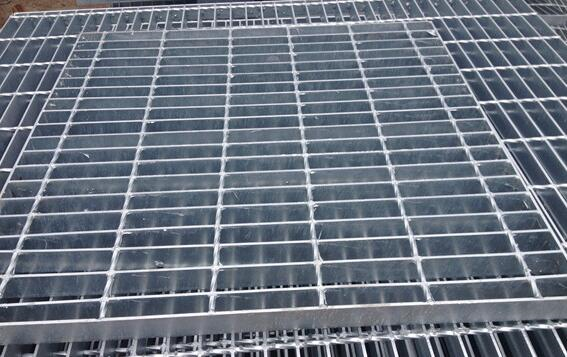 G255/30/100熱鍍鋅鋼格板廣泛用于造船，石化，化工廠